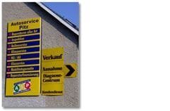 Hinweistafel mit dem Serviceangebot